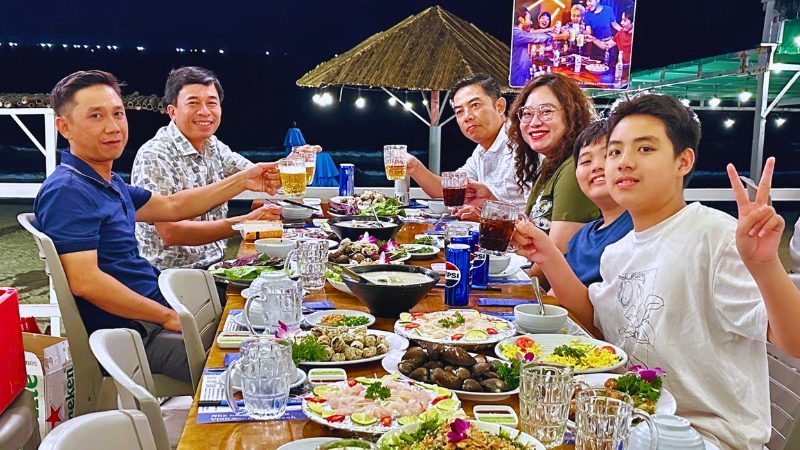 Nhà hàng hải sản Vịnh San Hô Bãi Dài