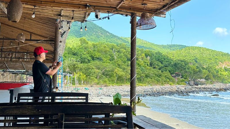 View biển Bãi Dài tại nhà hàng Eo Gió