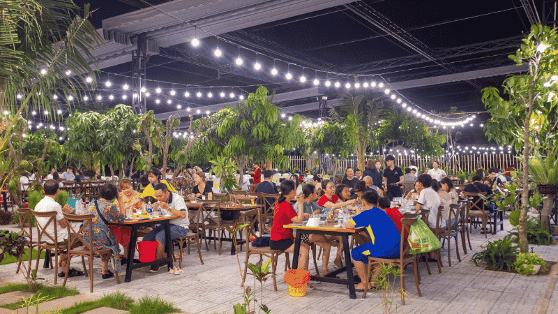 Nhà hàng hải sản sân vườn Biển Xanh Cam Lâm